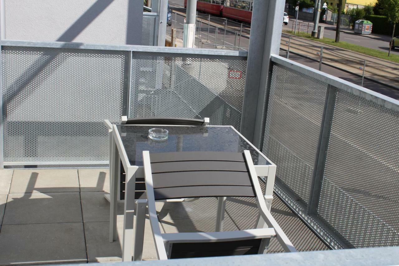 Yellow Flower Apartment With Pool - 5 Min To Lake Viena Exterior foto