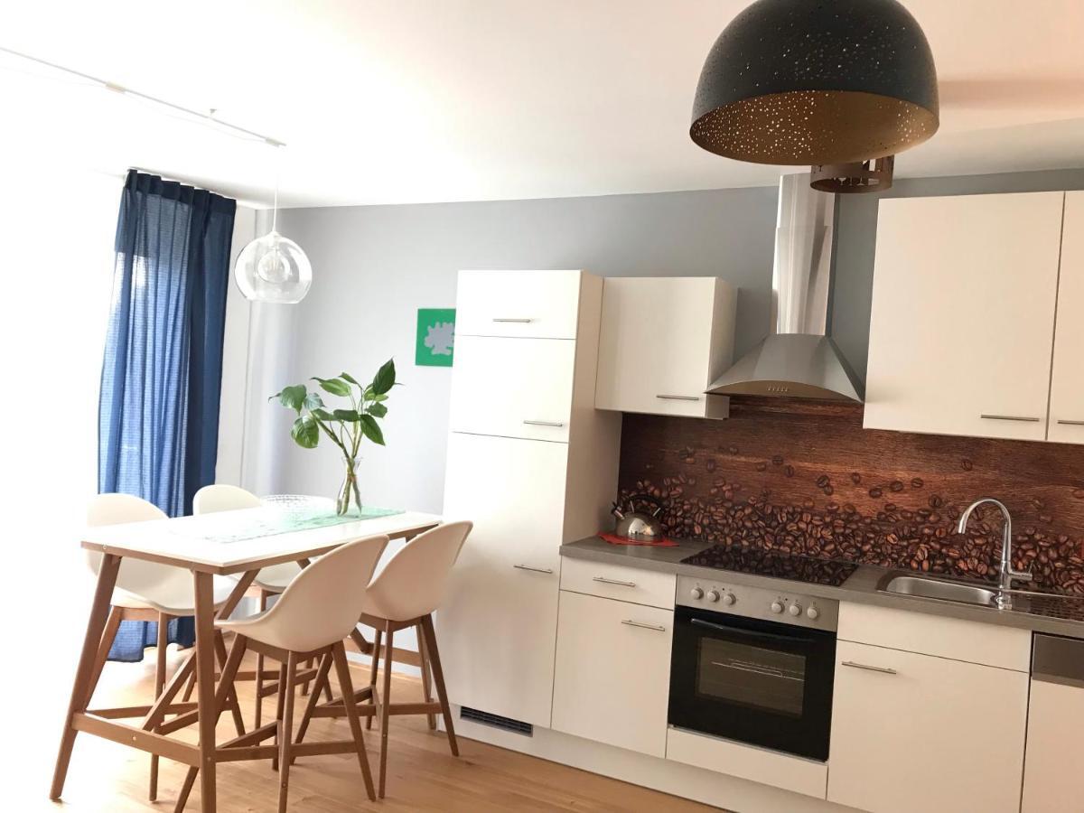 Yellow Flower Apartment With Pool - 5 Min To Lake Viena Exterior foto